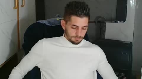 independent model online show from November 2025 06:19:01 PM