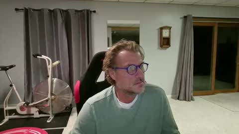 foodforcatfists online show from December 2025 05:06:02 AM