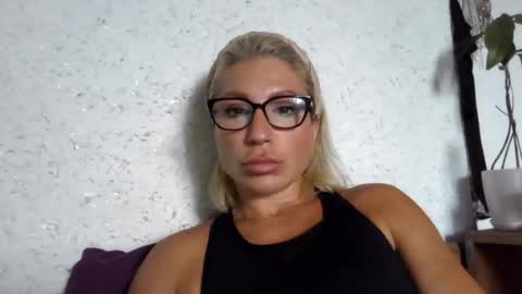 Snapshot of fox_red_lady7 chatting on July 2026 09:03:02 AM fox_red_lady7 online show from July 2026 09:03:02 AM