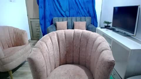 Snapshot of foxvalerin chatting on January 2025 01:10:01 AM Valerin. online show from January 2025 01:10:01 AM