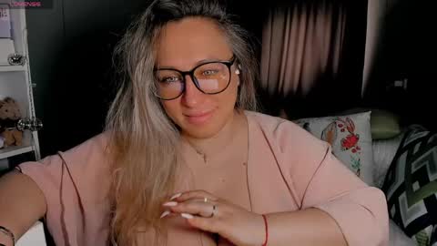 Snapshot of foxxxy__lady chatting on April 2026 03:09:02 AM Kris online show from April 2026 03:09:02 AM