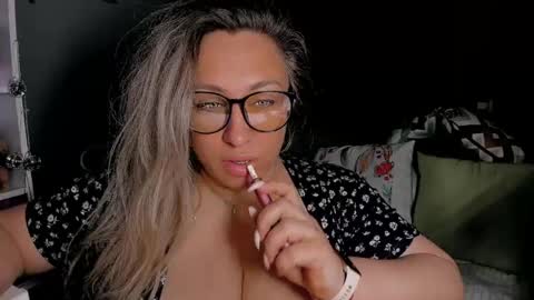 Snapshot of foxxxy__lady chatting on April 2026 01:56:02 AM Kris online show from April 2026 01:56:02 AM
