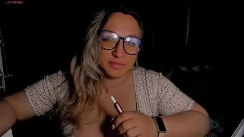 Snapshot of foxxxy__lady chatting on May 2026 02:06:01 AM Kris online show from May 2026 02:06:01 AM