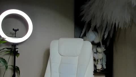 Snapshot of foxy_blond chatting on December 2025 12:15:02 AM Foxy online show from December 2025 12:15:02 AM