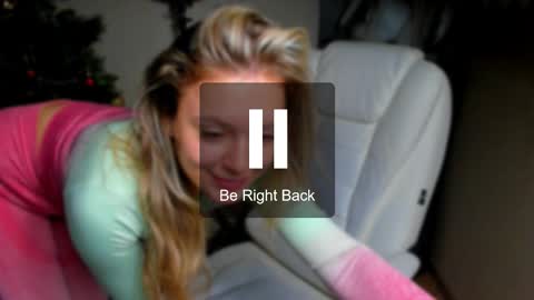 Snapshot of foxy_blond chatting on December 2025 12:20:02 AM Foxy online show from December 2025 12:20:02 AM