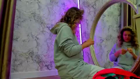 Snapshot of foxy_blond chatting on February 2026 12:20:02 AM Foxy online show from February 2026 12:20:02 AM