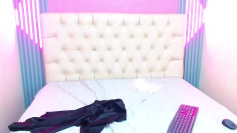 Ella online show from January 2025 06:14:01 PM