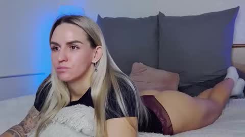 Foxy Kimmi online show from November 2025 07:12:01 AM