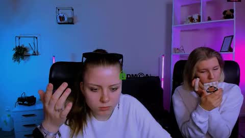 Snapshot of foxy_tease_ chatting on November 2025 09:51:02 AM foxy_tease_ online show from November 2025 09:51:02 AM