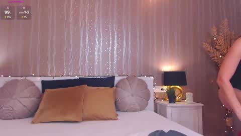 Snapshot of foxyadele_ chatting on January 2025 05:48:01 AM Adela - Single mom. 40 y online show from January 2025 05:48:01 AM