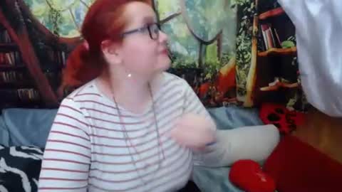 Snapshot of foxydesiree chatting on May 2026 10:48:01 PM foxydesiree online show from May 2026 10:48:01 PM