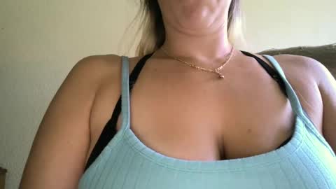 Snapshot of foxyfaye1 chatting on September 2025 08:02:01 PM foxyfaye1 online show from September 2025 08:02:01 PM