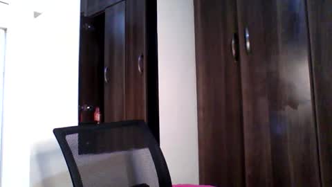 Kayla online show from October 2025 03:40:01 AM