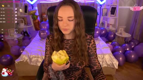 Snapshot of foxyshyyy chatting on January 2025 09:51:02 AM Inna online show from January 2025 09:51:02 AM