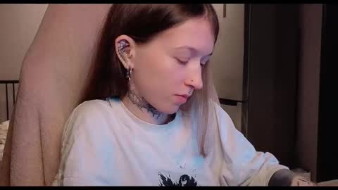 fran_bow online show from November 2025 02:49:01 PM