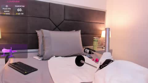 franceska_milf online show from February 2026 01:47:01 PM