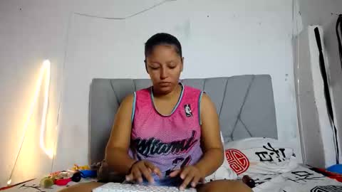 francihot4 online show from February 2026 03:05:02 AM