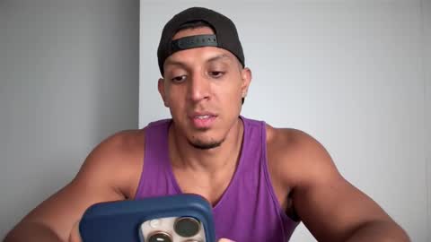 Frank online show from November 2025 07:13:01 PM