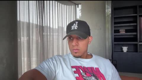 Frank online show from November 2025 07:36:02 PM