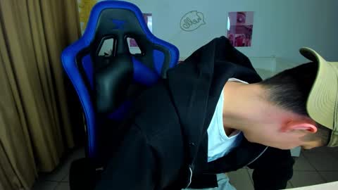 Snapshot of frank_mooree chatting on January 2026 04:37:02 AM Frank online show from January 2026 04:37:02 AM