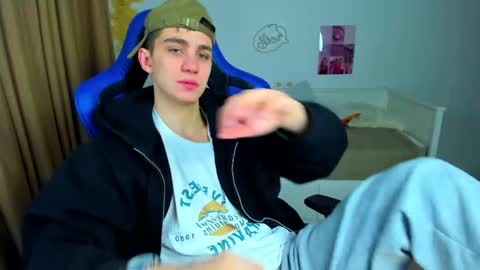 Snapshot of frank_mooree chatting on January 2026 04:36:01 AM Frank online show from January 2026 04:36:01 AM