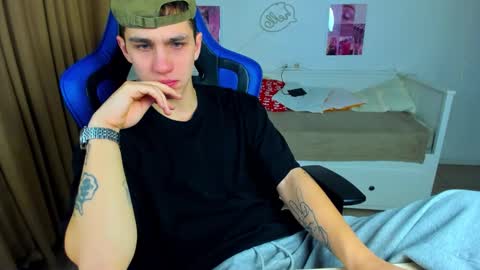 Snapshot of frank_mooree chatting on January 2026 05:01:01 AM Frank online show from January 2026 05:01:01 AM