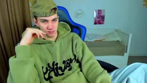 Snapshot of frank_mooree chatting on January 2026 05:00:01 AM Frank online show from January 2026 05:00:01 AM