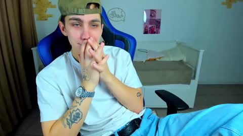 Snapshot of frank_mooree chatting on February 2026 06:22:01 AM Frank online show from February 2026 06:22:01 AM