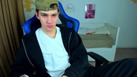 Snapshot of frank_mooree chatting on February 2026 06:50:02 AM Frank online show from February 2026 06:50:02 AM