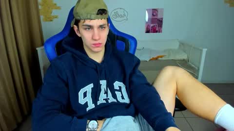 Snapshot of frank_mooree chatting on February 2026 05:24:01 AM Frank online show from February 2026 05:24:01 AM