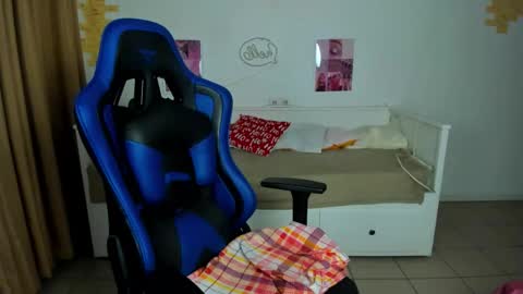 Snapshot of frank_mooree chatting on February 2026 06:10:02 AM Frank online show from February 2026 06:10:02 AM