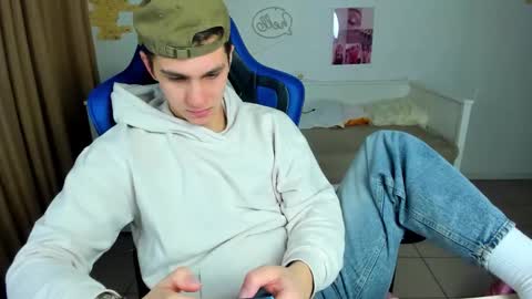 Snapshot of frank_mooree chatting on February 2026 06:36:02 AM Frank online show from February 2026 06:36:02 AM