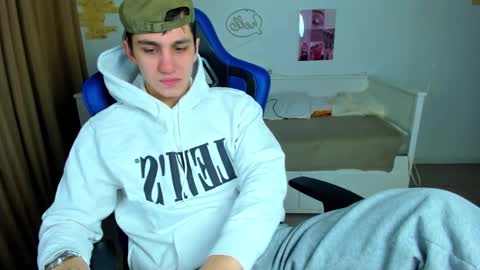 Snapshot of frank_mooree chatting on February 2026 07:08:02 AM Frank online show from February 2026 07:08:02 AM