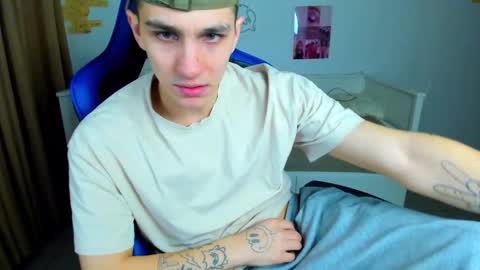 Snapshot of frank_mooree chatting on March 2026 07:15:01 AM Frank online show from March 2026 07:15:01 AM