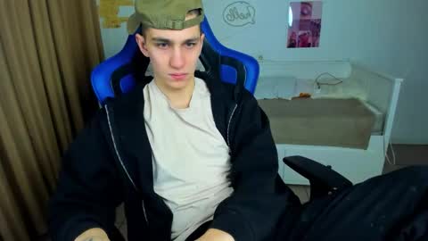 Snapshot of frank_mooree chatting on March 2026 05:24:02 AM Frank online show from March 2026 05:24:02 AM