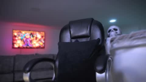 Frank Farrell. Hey remember to give me a thumbs up Ty online show from October 2025 11:16:02 PM