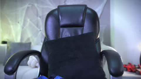 Frank Farrell. Hey remember to give me a thumbs up Ty online show from November 2025 09:27:02 PM