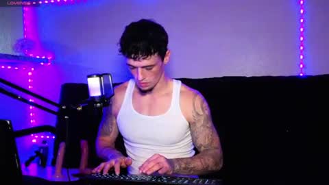 Snapshot of frankoafterdark chatting on November 2025 02:21:01 AM Franco online show from November 2025 02:21:01 AM