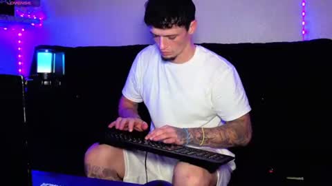 Franco online show from November 2025 03:05:01 AM