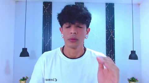 Franvill trato online show from November 2025 07:12:01 PM