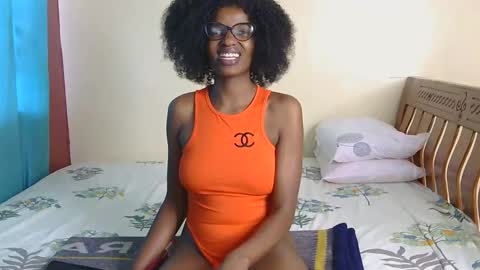 Snapshot of freakky_nessa chatting on December 2024 10:56:02 AM Nessa-Independent model online show from December 2024 10:56:02 AM