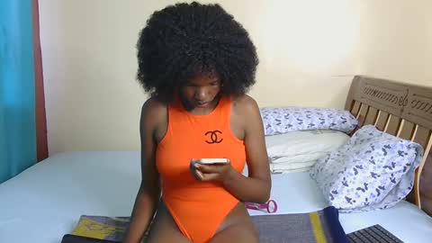 Snapshot of freakky_nessa chatting on December 2024 02:10:02 PM Nessa-Independent model online show from December 2024 02:10:02 PM