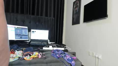 Snapshot of freaky_bad_girl chatting on November 2025 06:45:02 PM Sandra online show from November 2025 06:45:02 PM