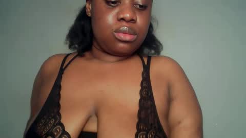 Snapshot of freaky_slut5 chatting on April 2026 01:52:02 PM freaky slut5 online show from April 2026 01:52:02 PM