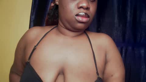 Snapshot of freaky_slut5 chatting on May 2026 04:08:02 AM freaky slut5 online show from May 2026 04:08:02 AM