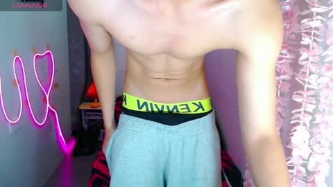 Snapshot of freakymarkxxx chatting on April 2026 05:30:01 PM Mark online show from April 2026 05:30:01 PM