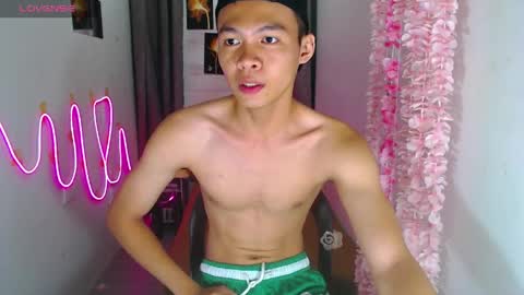 Snapshot of freakymarkxxx chatting on May 2026 02:00:01 PM Mark online show from May 2026 02:00:01 PM