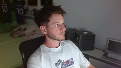 Snapshot of freddy_star chatting on April 2026 09:43:02 PM Frederick Perin online show from April 2026 09:43:02 PM