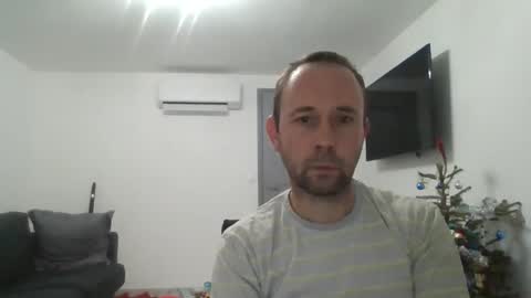 fredodu41 online show from December 2024 05:19:02 PM