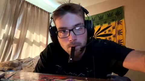 Snapshot of freezeskiii chatting on September 2025 04:41:01 PM freezeskiii online show from September 2025 04:41:01 PM